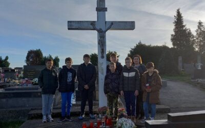 Posjet 5. razreda mjesnom groblju u Mikleušu