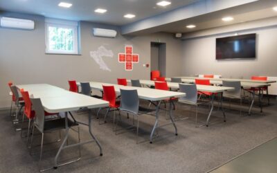 Osmaši u edukacijskom centru HCK-a